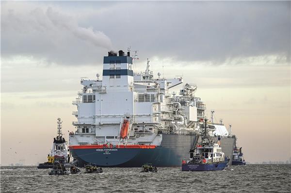 LNG-Terminal Wilhelmshaven auch am Jahresanfang ausgelastet