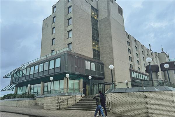 Soll künftig als Hotel mit verschiedenen Angeboten genutzt werden: Für das Gebäude der ehemaligen Nordseeklinik auf Borkum hat ein Konsortium den Zuschlag bekommen.